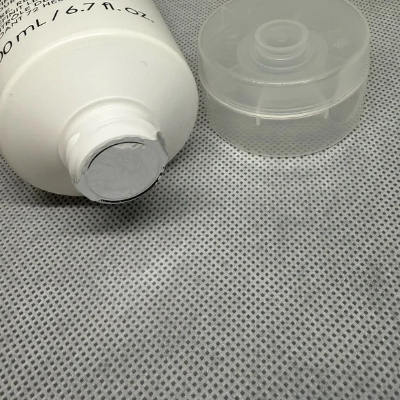 OLAPLEX No.10 Bond Shaper Gel in White - Picture 2 of 2